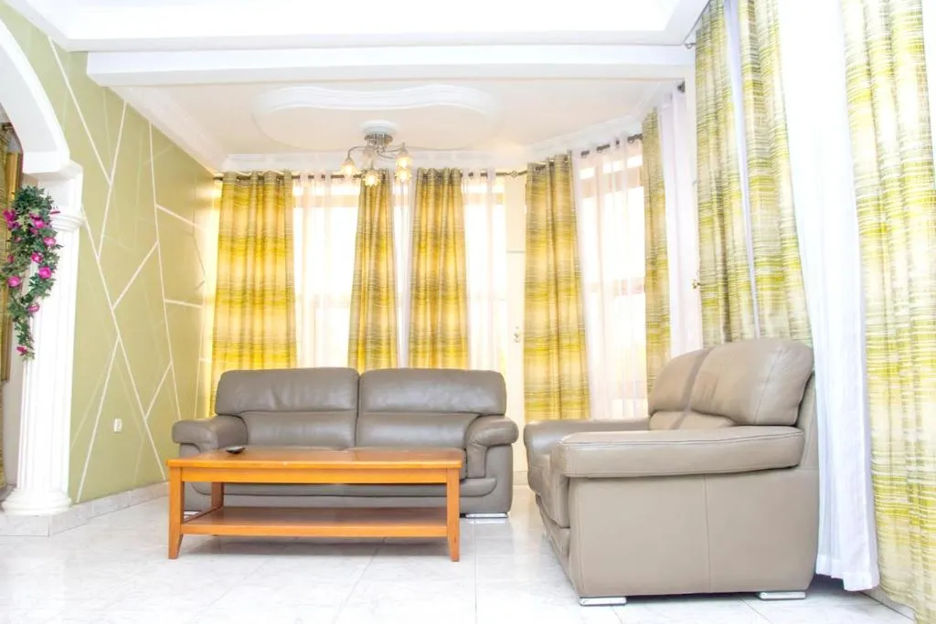 Image 1 of Appartement de 3 chambres avec balcon et wifi a KinshasaELv