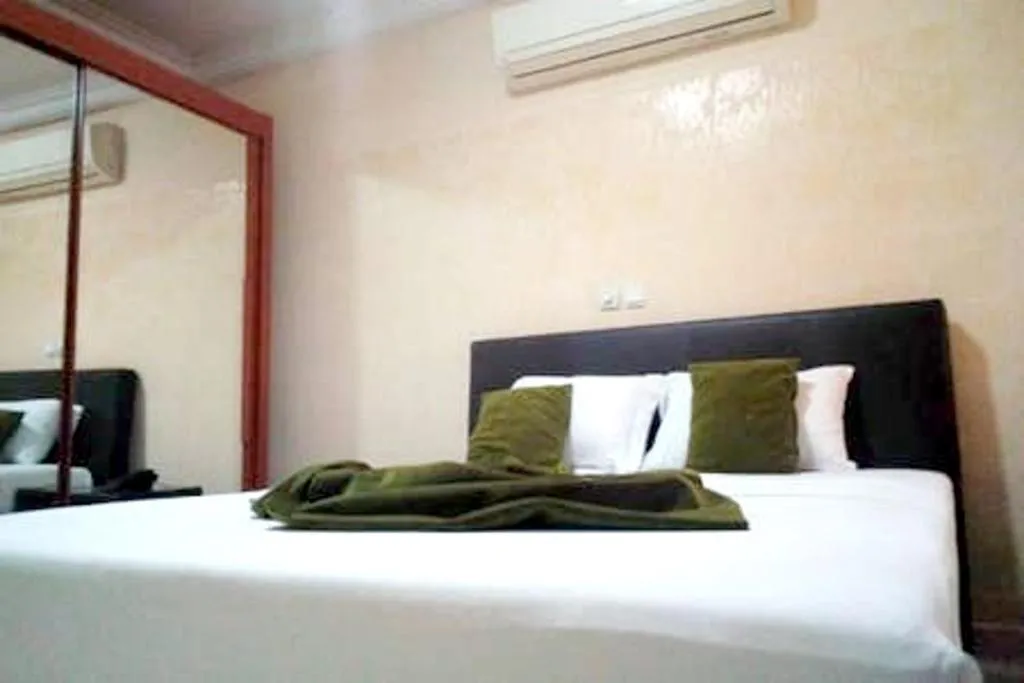 Image 5 of Appartement de 3 chambres avec balcon et wifi a KinshasaELv