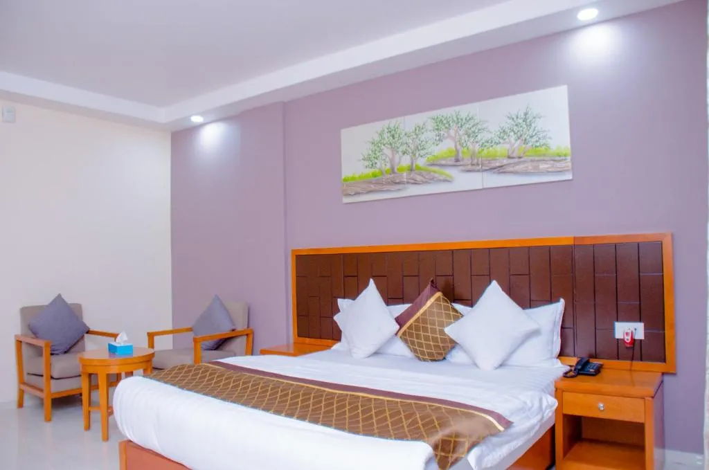 Image 2 of HOTEL PLATINUM