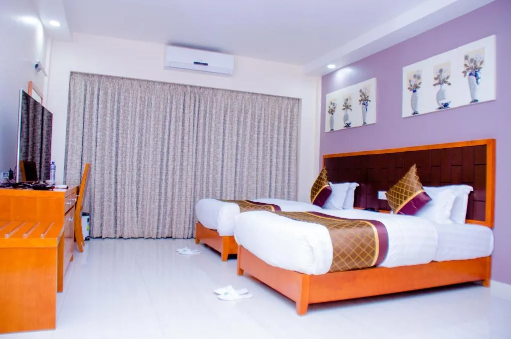 Image 3 of HOTEL PLATINUM