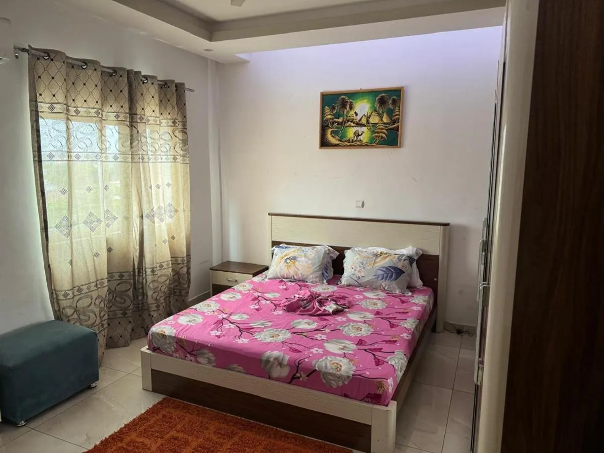 Image 1 of Appartement 1 chambre a Bacongo