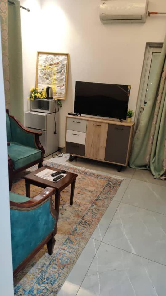 Image 2 of Appartement 1 chambre salon a Bacongo