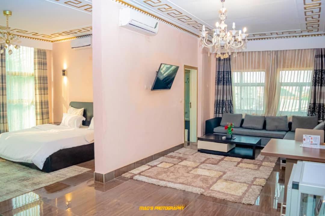 Image 6 of BEST HOTEL Aero-Batignoll