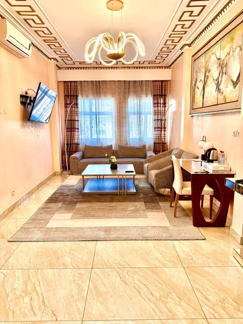 Image 4 of BEST HOTEL Aero-Batignoll