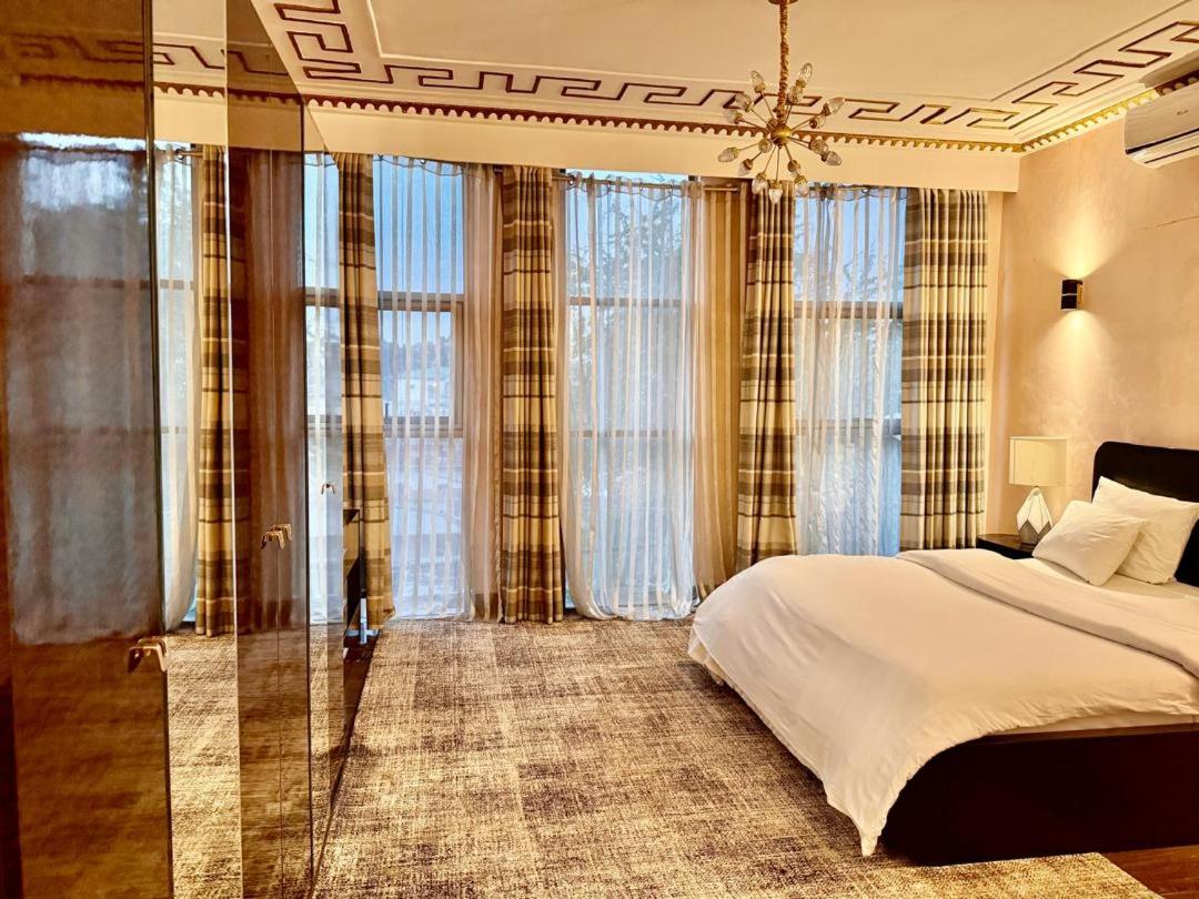 Image 1 of BEST HOTEL Aero-Batignoll