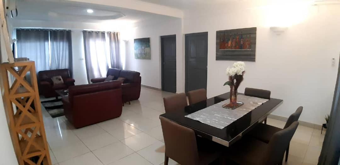 Image 3 of Casa ouénzé