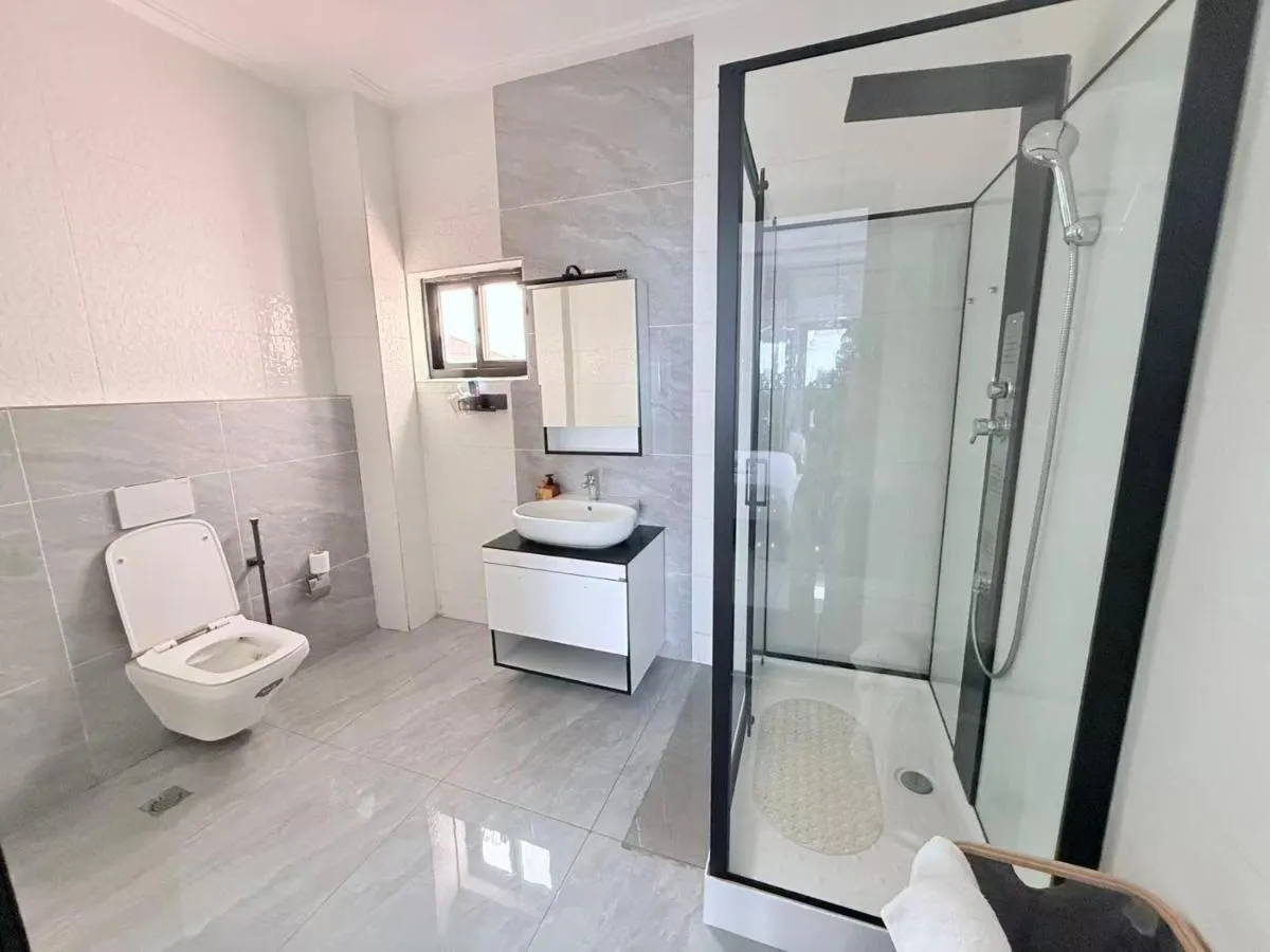 Image 2 of Easyhome