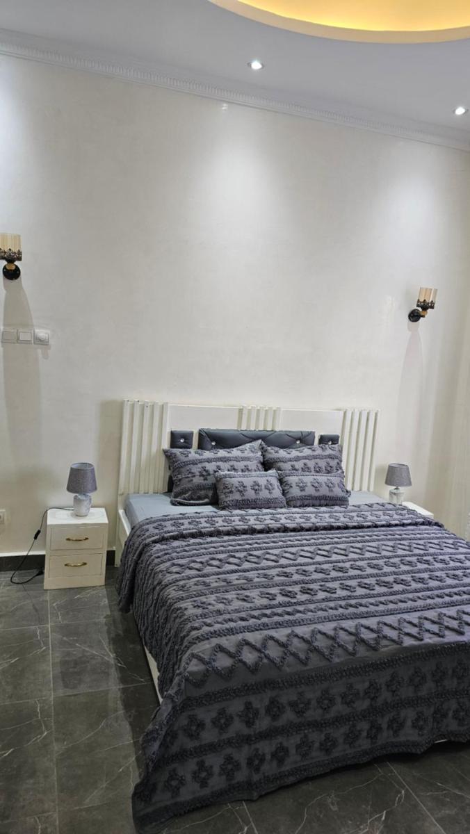 Image 1 of Maison Jaspe