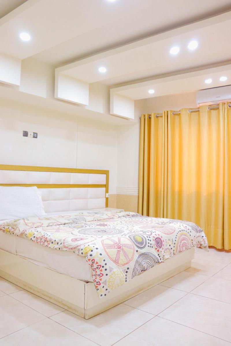 Image 4 of Royal Hôtel