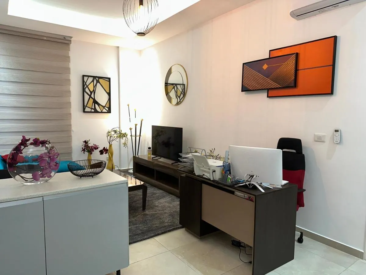 Image 4 of SYN – Corniche