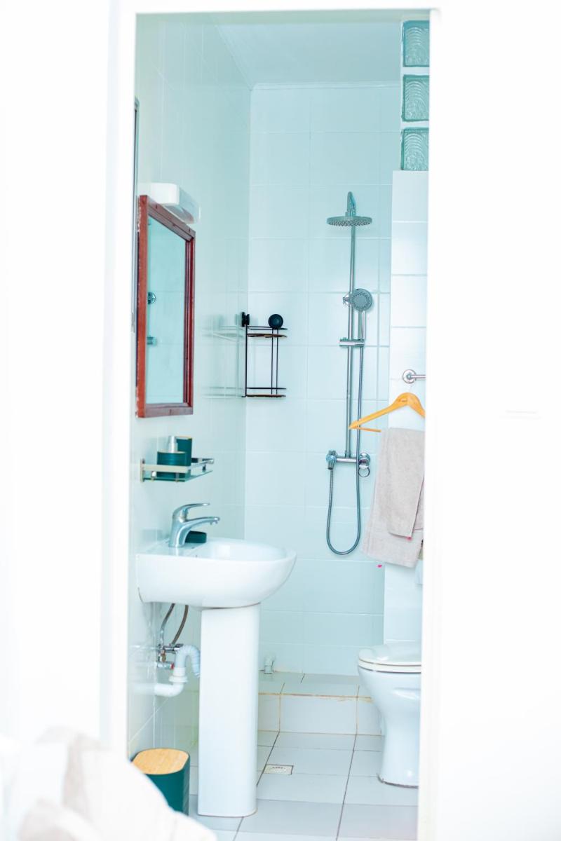 Image 2 of The Bacongo Gem