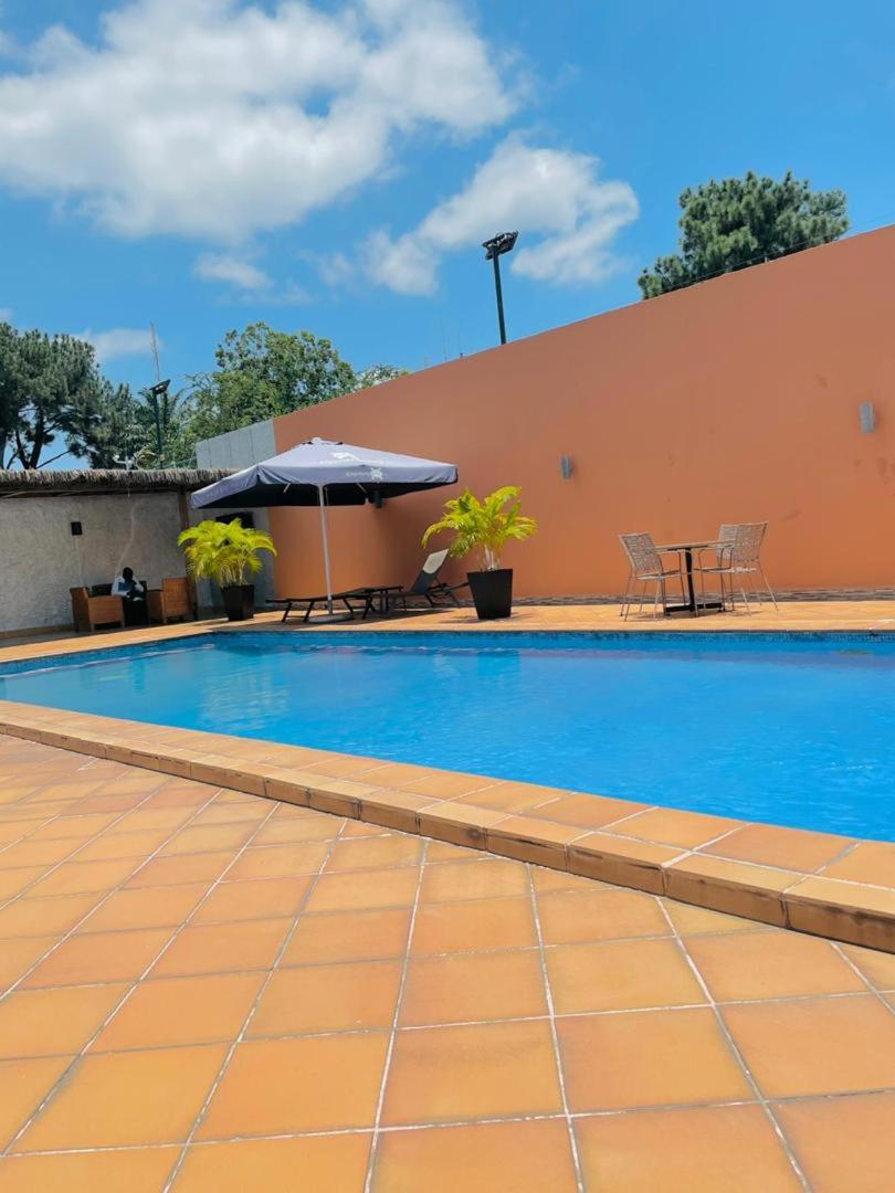 Image 3 of class hotel