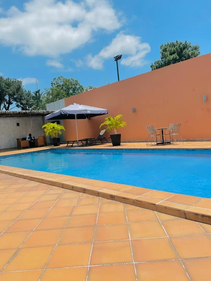 Image 3 of class hotel