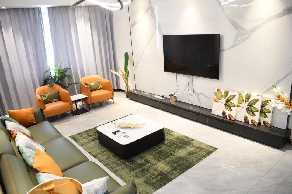 Gracey Concierge – Large Luxury Apartment with a pool & river view